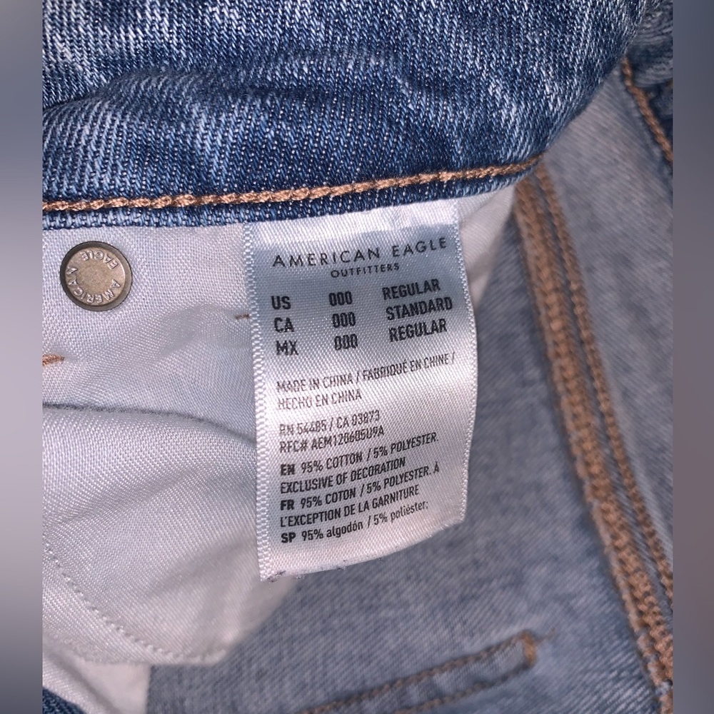 AE Ripped Mom Jean - Picture 3 of 3